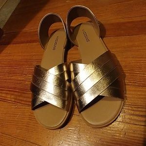 champagne colored flip flops